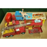 A selection of Corgi "Chipperfield's Circus" vehicles including Crane truck, 2 double animal