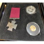 The First World War Victoria Cross Commemorative Set comprising replica medal, Gibraltar 0.999