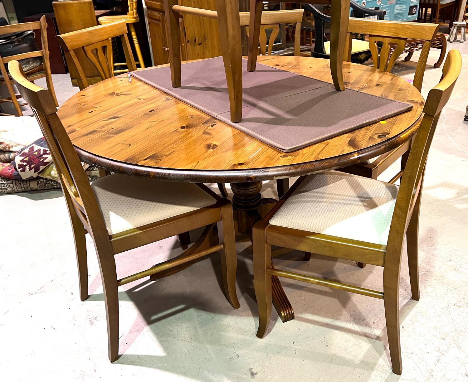 A modern circular pedestal pine dining table and 6 chairs - Image 2 of 3