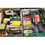 A selection of mainly boxed and loose diecast vehicles