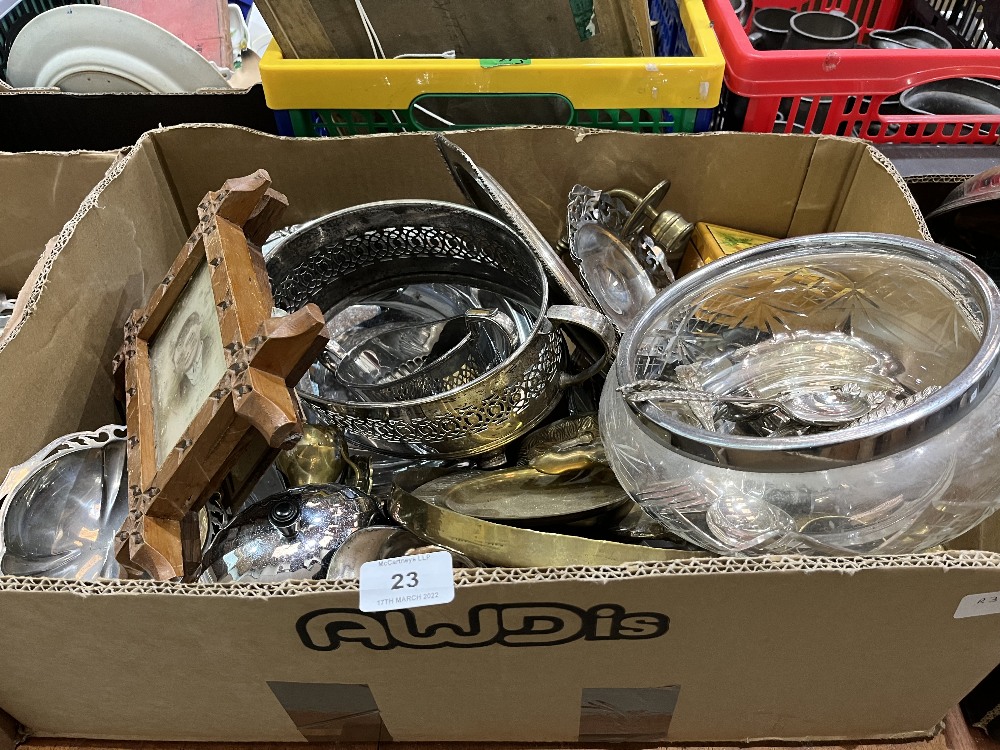 Three boxes of miscellaneous metalware - Image 2 of 3