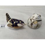 Royal Crown Derby. A wren paperweight with gold stopper. 3¼' long and a mouse paperweight with