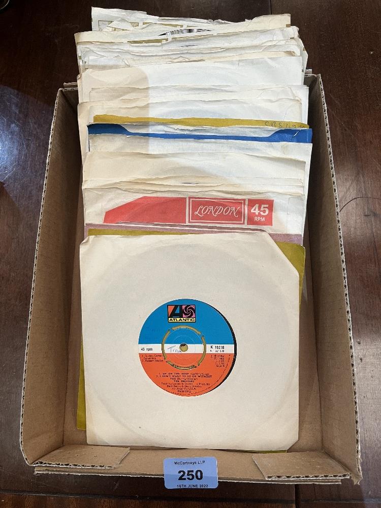 28 Tamla Motown and Northern soul 7' vinyl records with sleeves