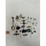 A collection of jewellery etc.