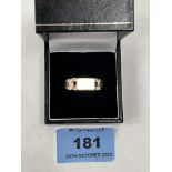 A 9ct signet ring. 4.5g. Size T