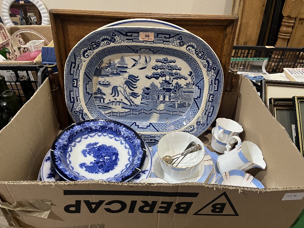 Miscellaneous ceramics, the lot to include an oak tray