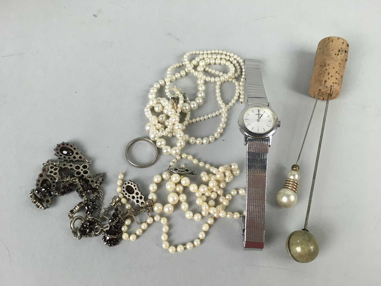 A COLLECTION OF COSTUME AND OTHER JEWELLERY - Image 2 of 2