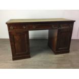 A 20TH CENTURY MAHOGANY KNEEHOLE DESK