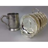 A LOT OF SILVER PLATED WARE INCLUDING A CIRCULAR TRAY AND TANKARDS