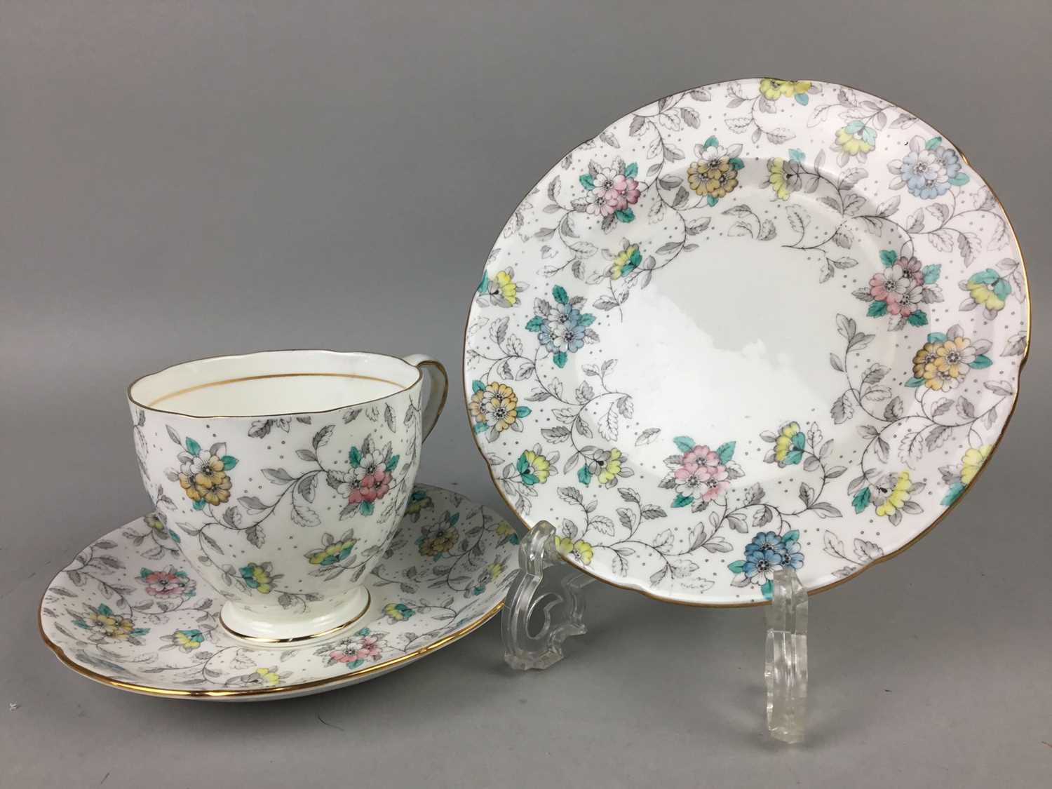 A GRAFTON PART TEA SERVICE ALONG WITH HORNSEA TABLE WARE