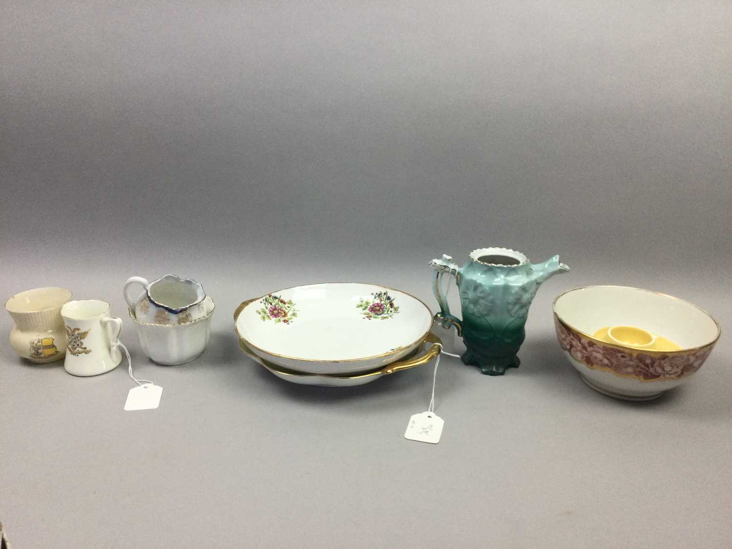 A LOT OF VARIOUS TEA WARE AND OTHER CERAMICS - Image 2 of 4