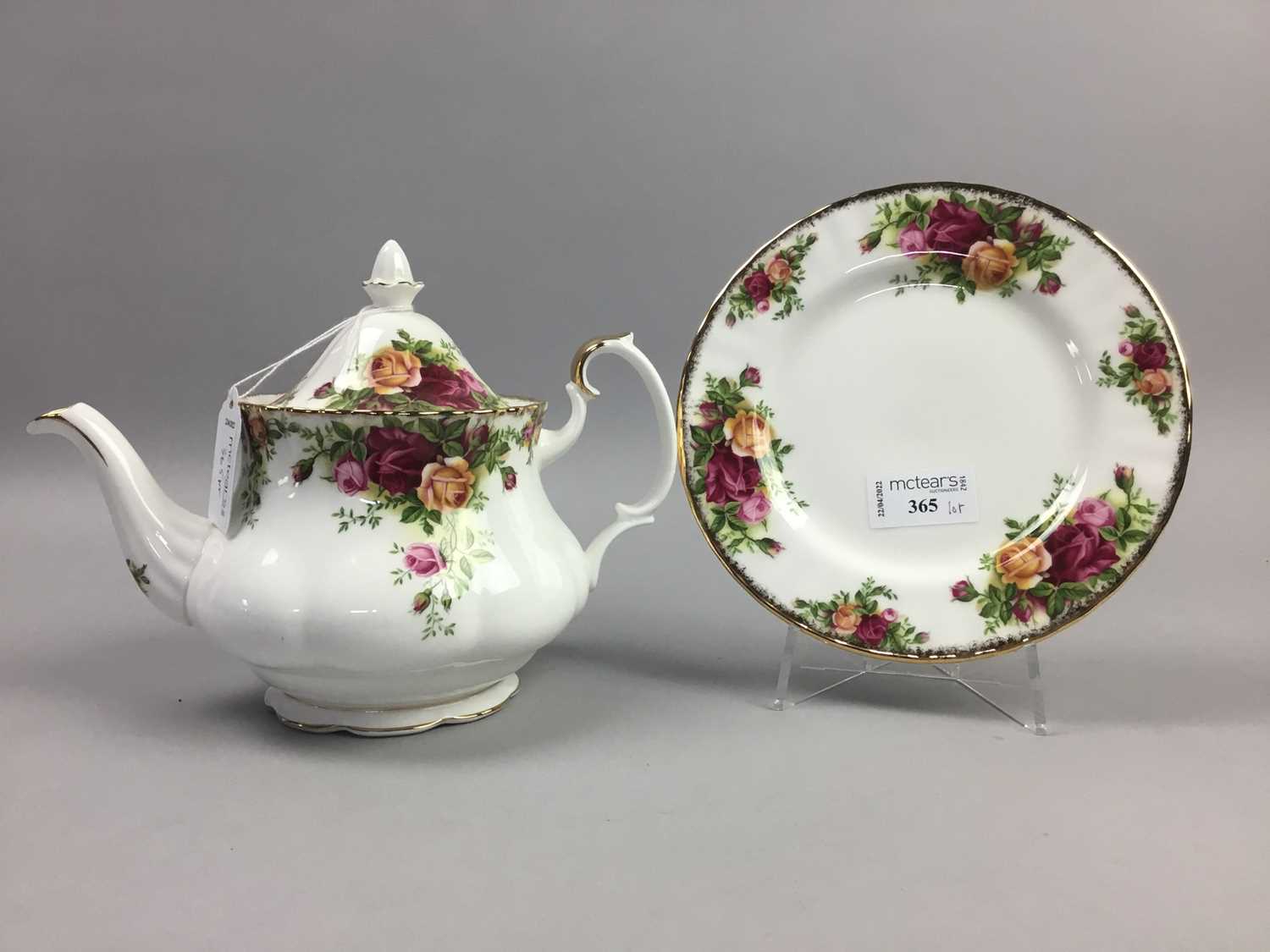 A ROYAL ALBERT OLD COUNTRY ROSES TEA SERVICE