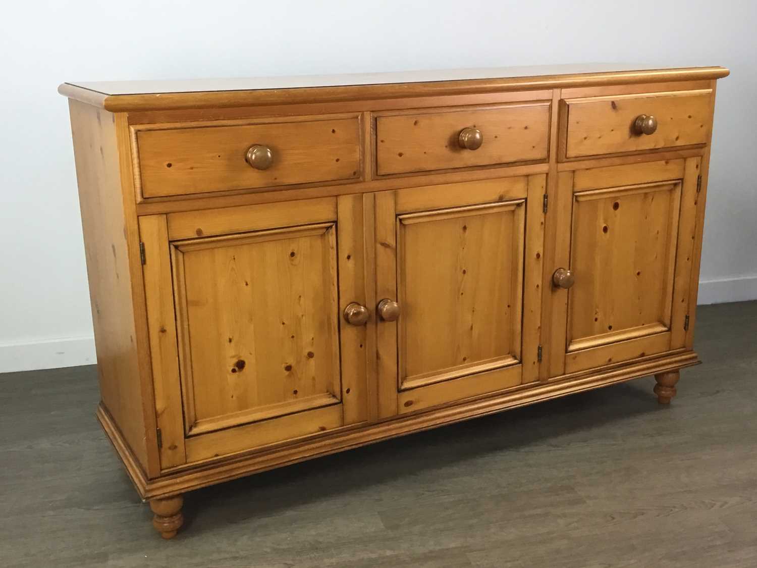 A REPRODUCTION SIDEBOARD