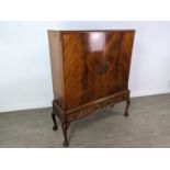 AN EARLY 20TH CENTURY MAHOGANY TWO DOOR SIDE CABINET