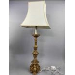 A REPRODUCTION GILTWOOD TABLE LAMP AND THREE OTHER TABLE LAMPS