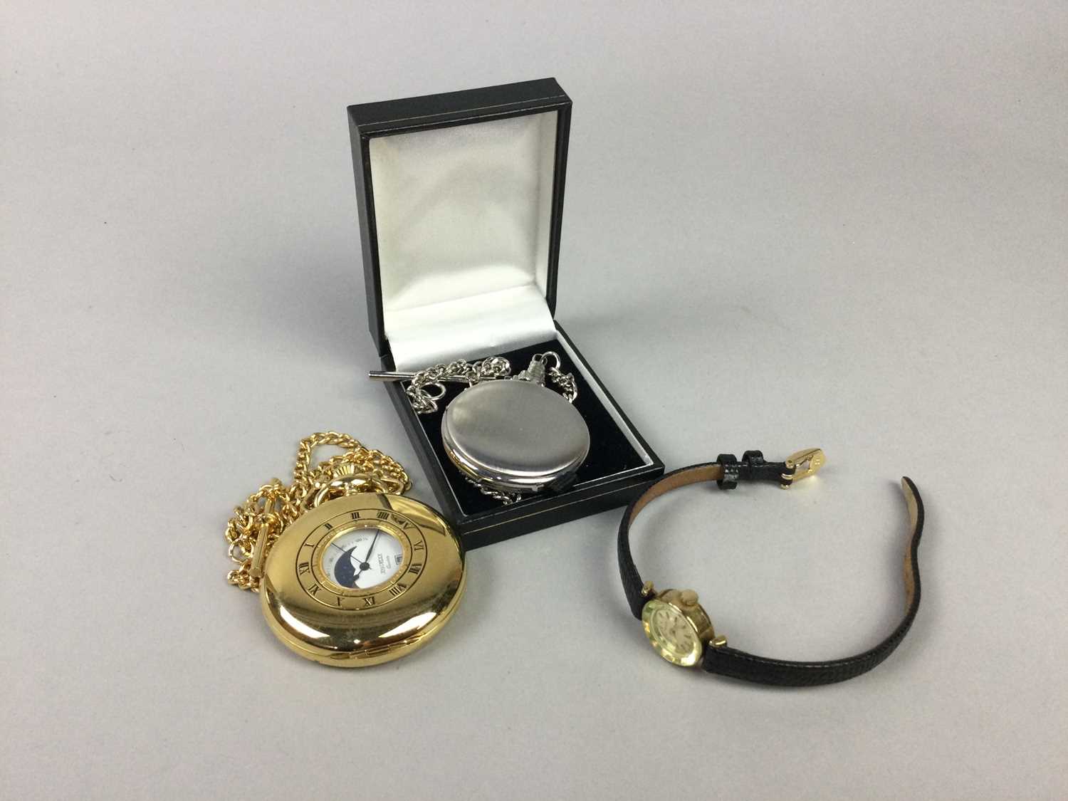 A COLLECTION OF WRIST AND POCKET WATCHES - Image 3 of 3