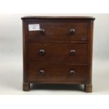 A SMALL MAHOGANY TABLE TOP CHEST OF THREE DRAWERS AND A REPRODUCTION CORNER STAND