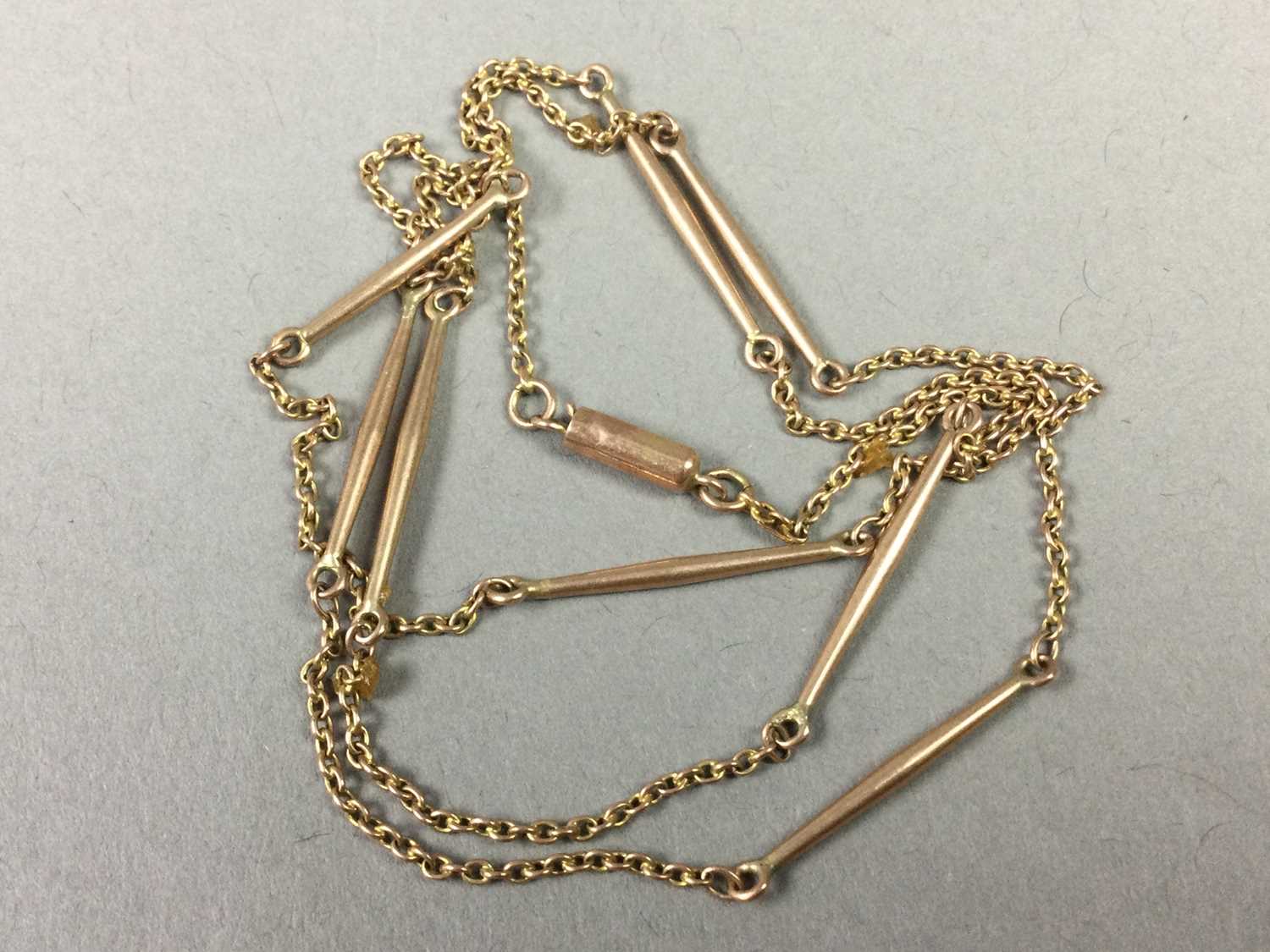 A GOLD CHAIN