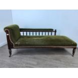 A VICTORIAN CHAISE LOUNGE