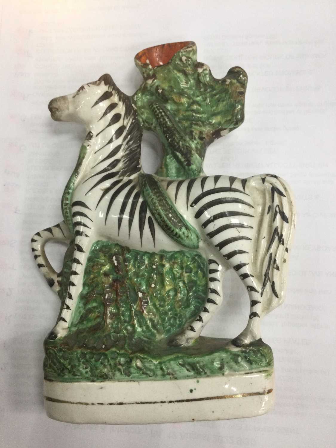 TWO STAFFORDSHIRE FIGURES, ANOTHER FIGURE AND A TRAY - Bild 4 aus 10