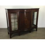 A MAHOGANY THREE DOOR DISPLAY CABINET