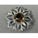 A SILVER GEM SET BROOCH AND OTHER JEWELLERY