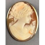 A NINE CARAT GOLD CAMEO BROOCH