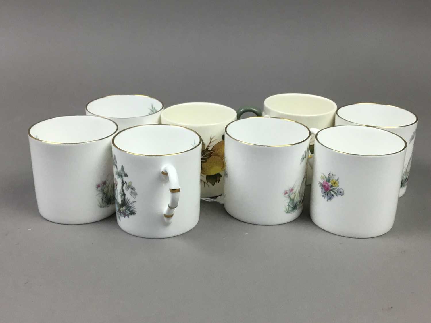 A ROYAL ALBERT PART TEA SERVICE AND OTHER TEA CHINA - Image 4 of 5