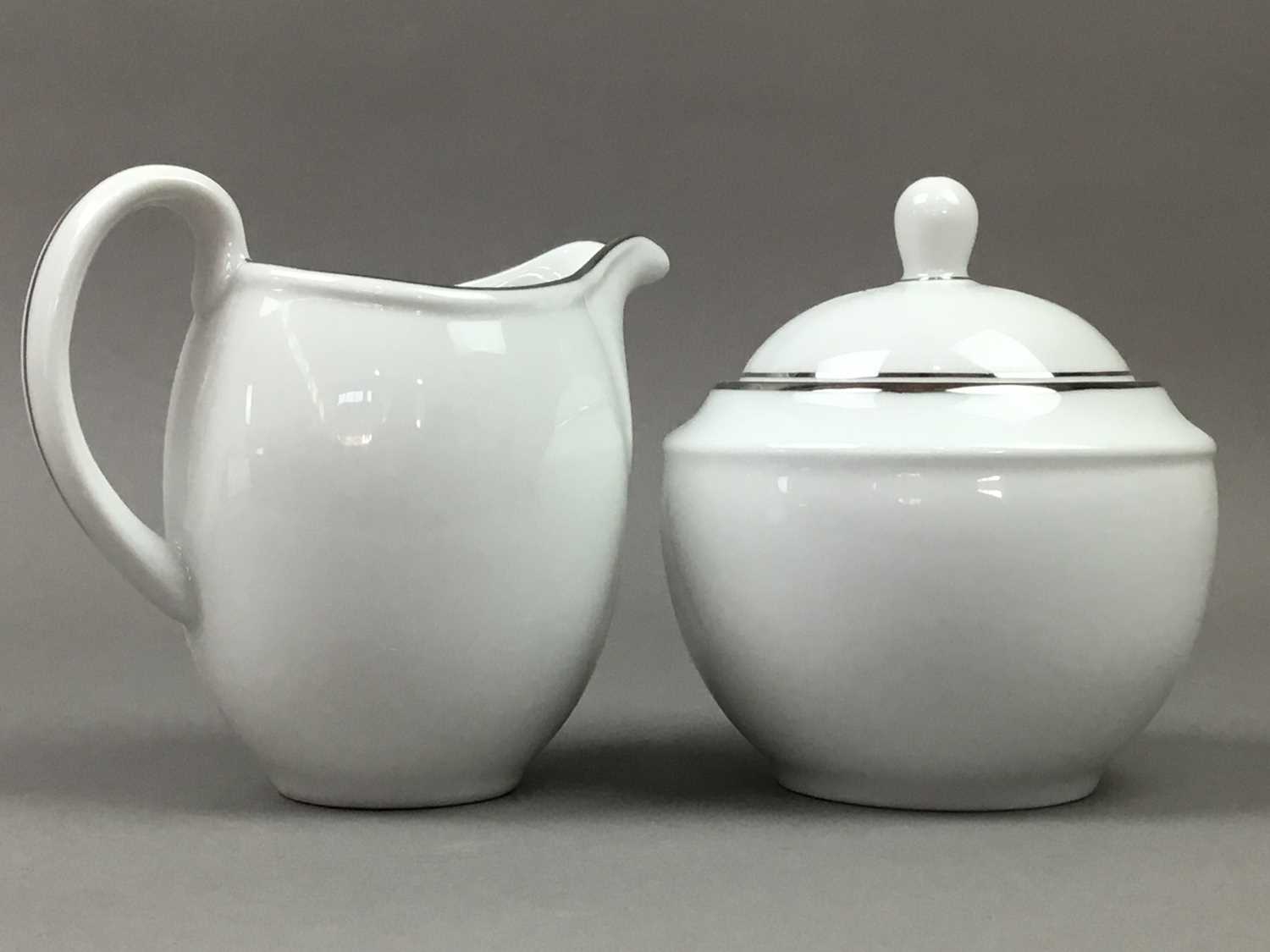 A ROYAL WORCESTER CLASSIC PLATINUM TEA/DINNER SERVICE