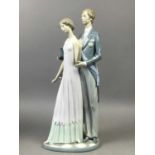A LLADRO FIGURE GROUP OF A COURTING COUPLE