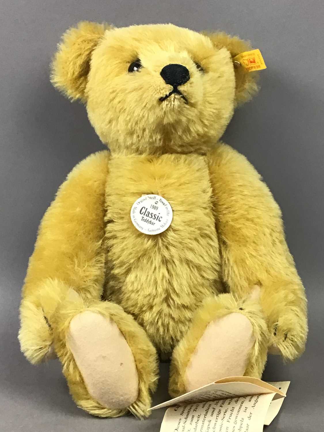 A STEIFF CLASSIC - SERIE TEDDY BEAR