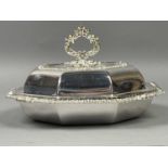 A PAIR OF SILVER PLATED ENTREE DISHES AND OTHER PLATED ITEMS