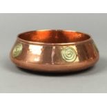 A SET OF SIX ARTS & CRAFTS STYLE COPPER CIRCULAR DISHES AND OTHER OBJECTS