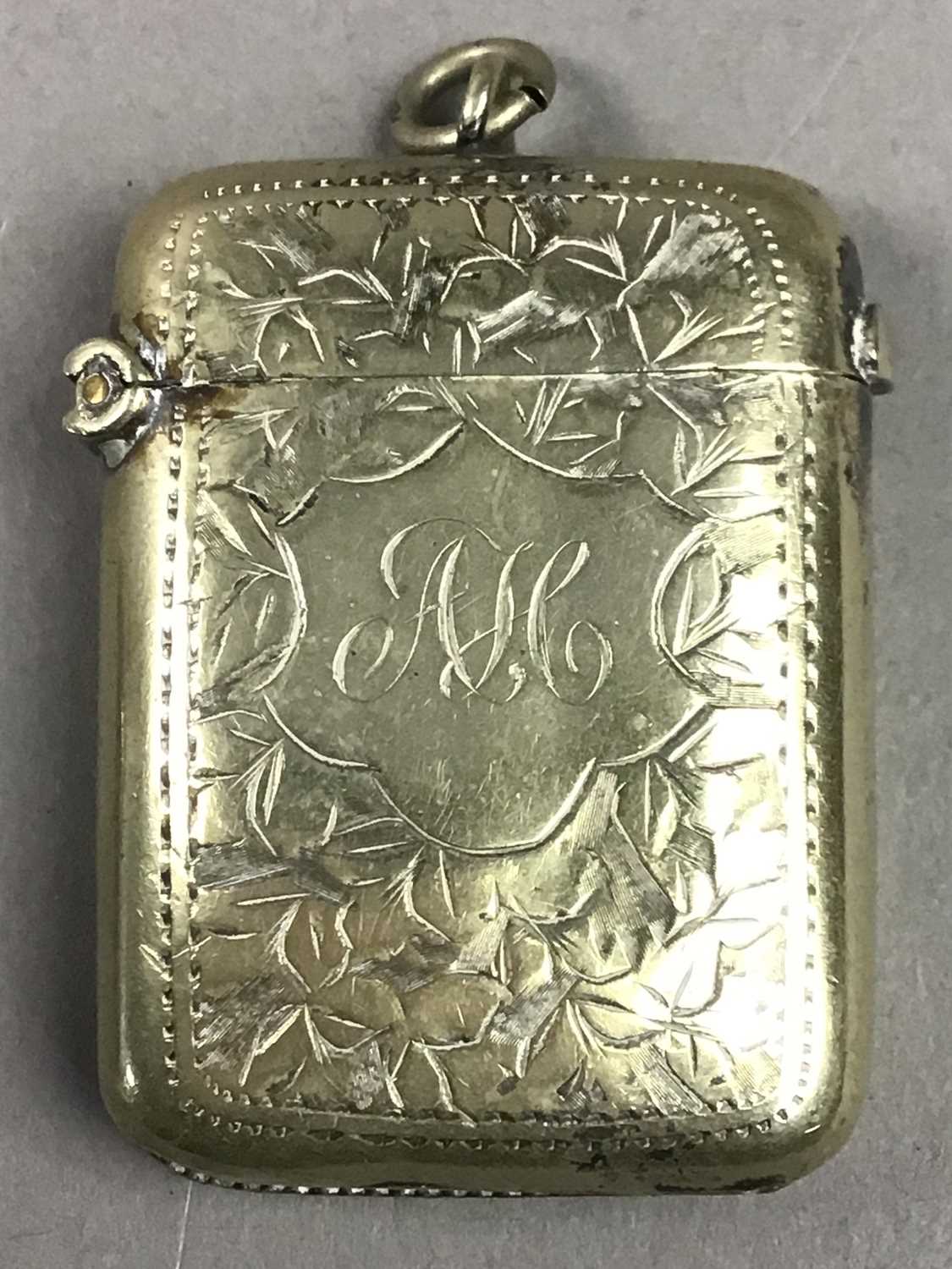 AN EARLY 20TH CENTURY SILVER VESTA CASE AND OTHER OBJECTS