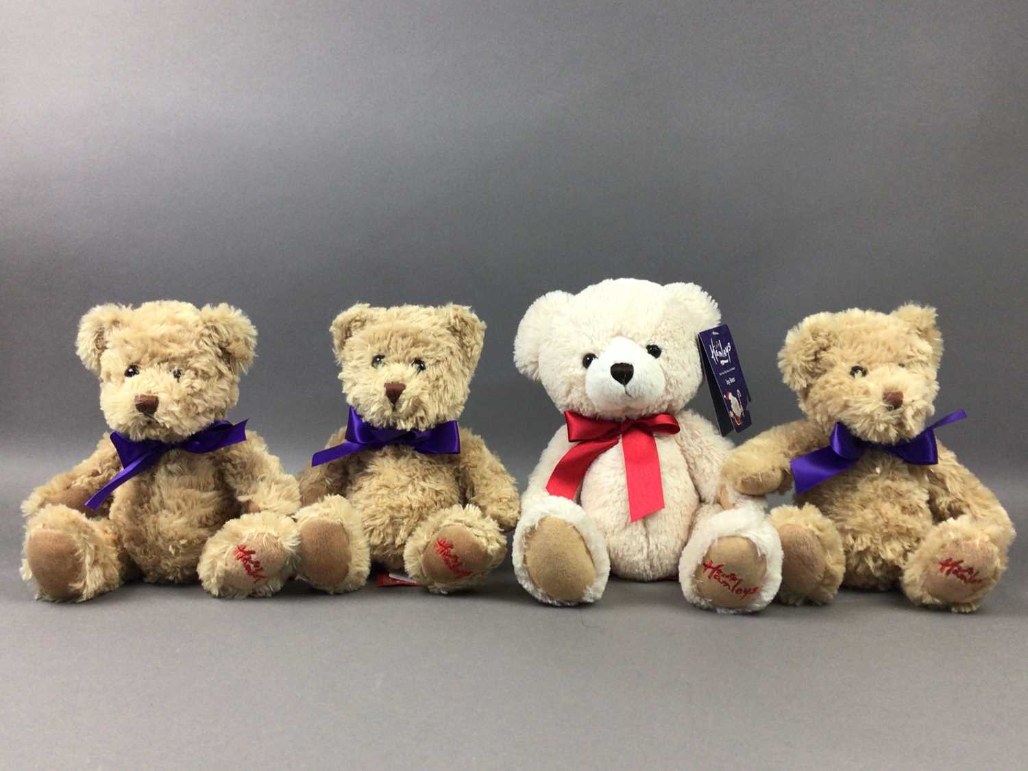 A GROUP OF FIVE HAMLEYS TEDDY BEARS - Bild 2 aus 2