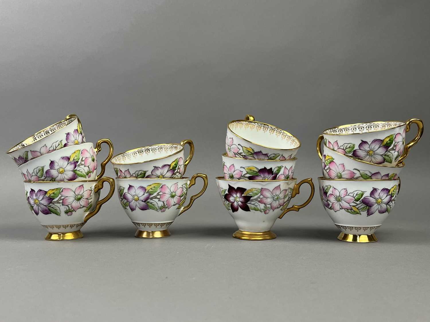 A ROYAL STAFFORD 'CLEMATIS' PATTERN TEA SERVICE AND OTHERS - Bild 2 aus 5