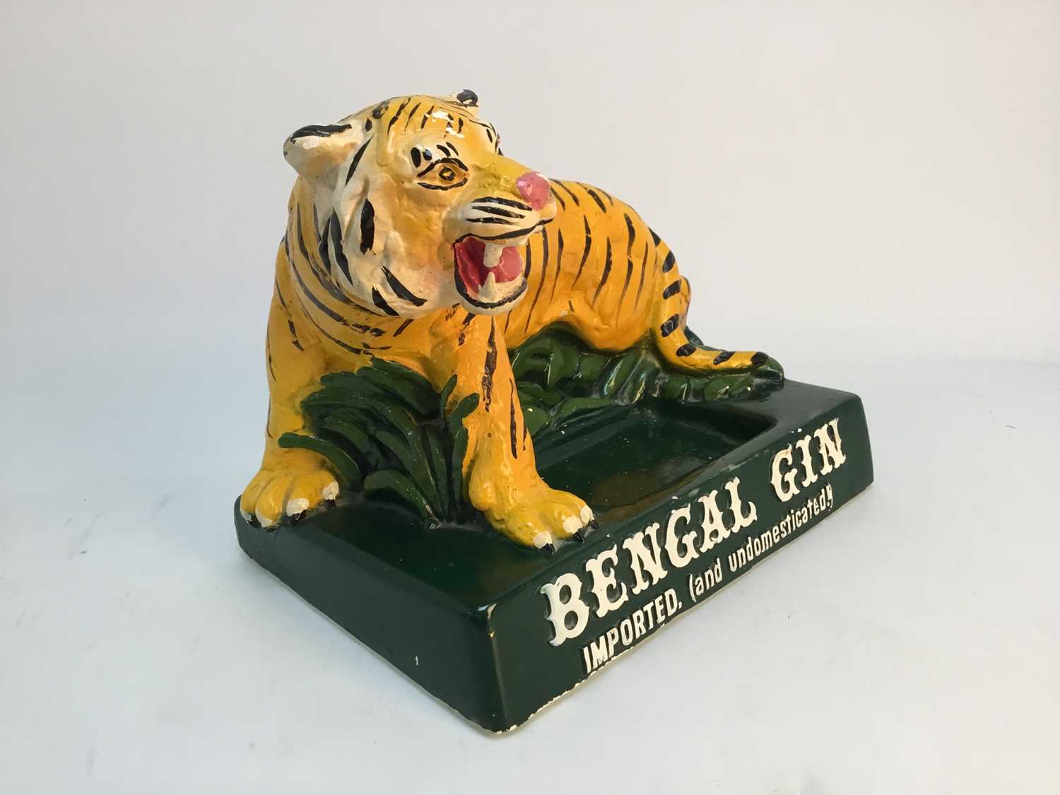 A VINTAGE ADVERTISING BENGAL GIN BOTTLE STAND - Bild 2 aus 4