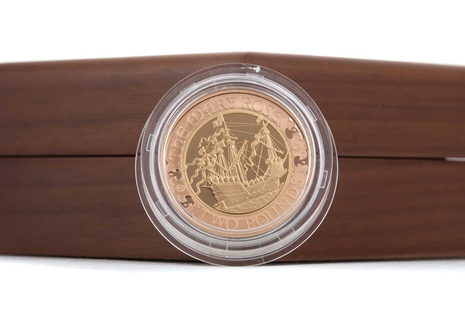 THE 2011 MARY ROSE TWO POUND GOLD PROOF COIN - Image 2 of 4