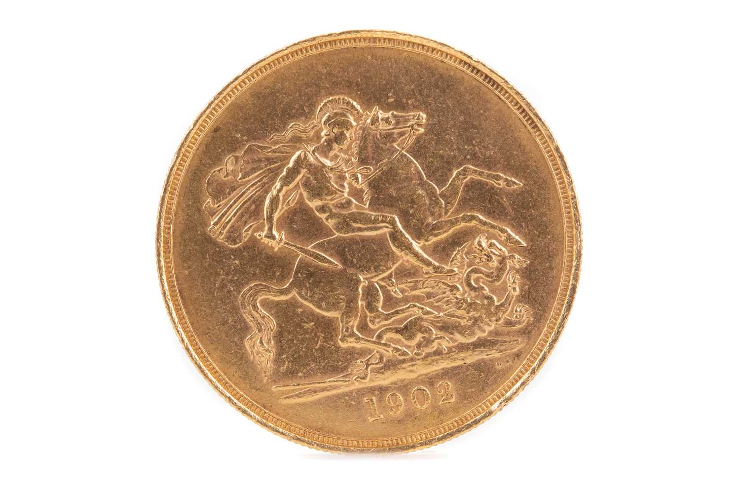 AN ELIZABETH II GOLD FIVE POUND COIN DATED 1902