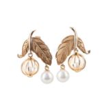 A PAIR OF PEARL EARRINGS