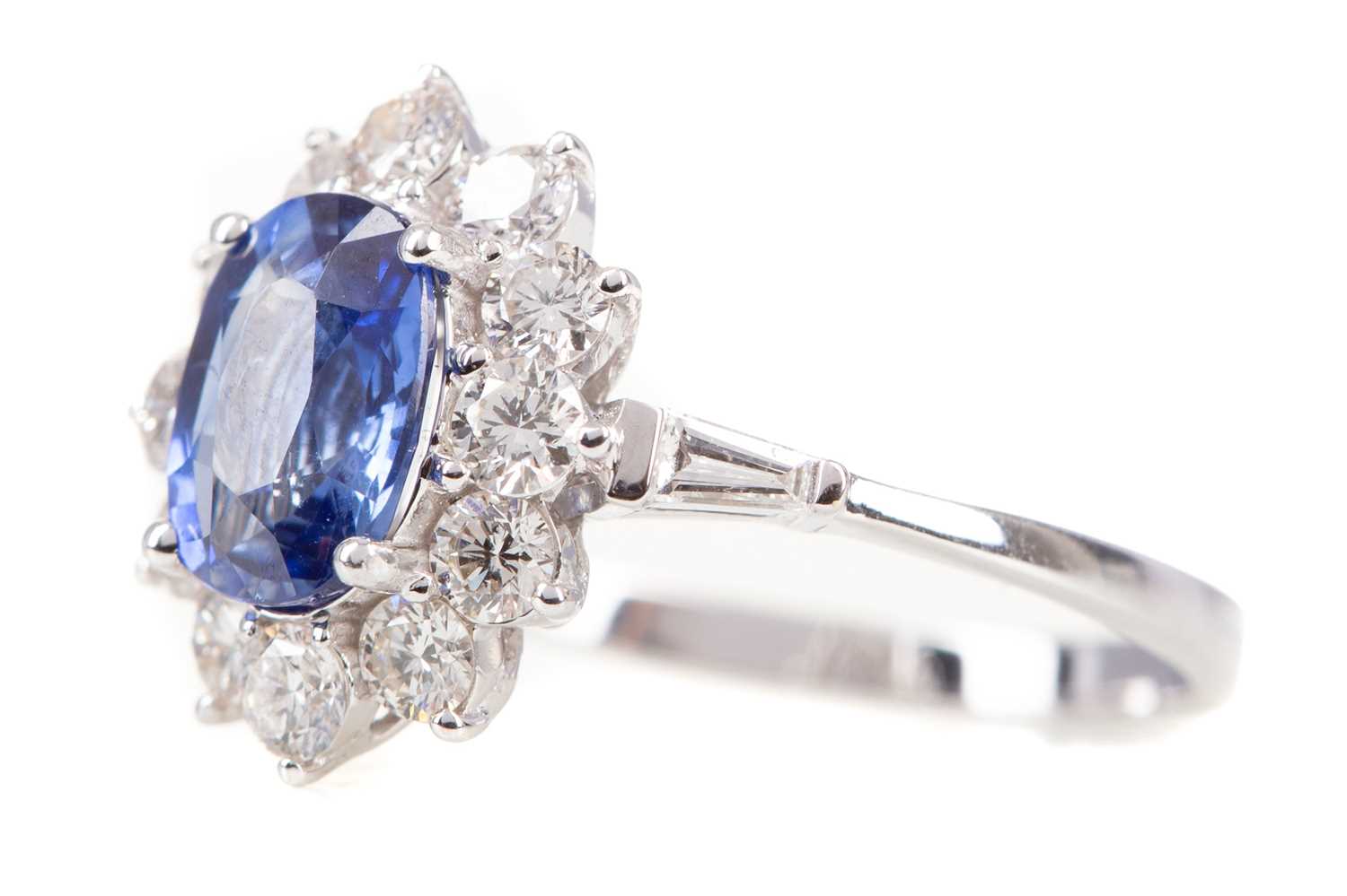 A SAPPHIRE AND DIAMOND RING - Image 2 of 2