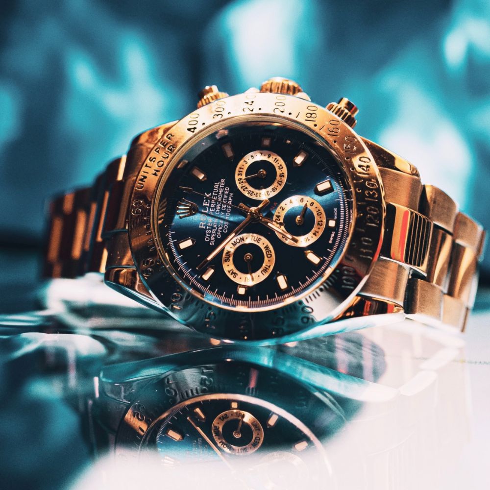 Watch Collector: Luxury, Prestige & Military