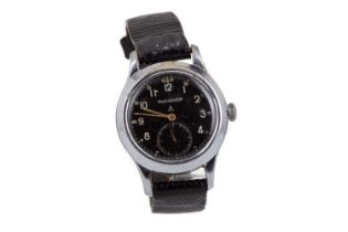 A GENTLEMAN'S JAEGER LE COULTRE CHROME PLATED MANUAL WIND MILITARY WATCH