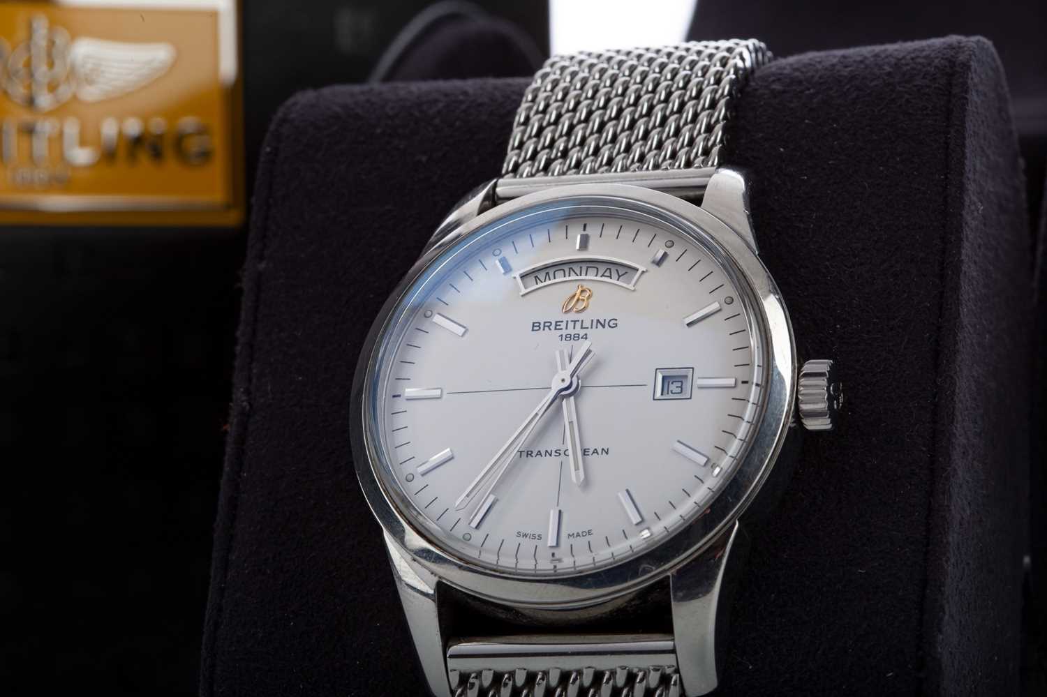 A GENTLEMAN'S BREITLING TRANSOCEAN DAY DATE STAINLESS STEEL AUTOMATIC WRIST WATCH - Image 2 of 3