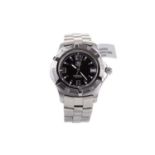 A GENTLEMAN'S TAG HEUER PROFESSIONAL STAINLESS STEEL QUARTZ WRIST WATCH