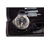 A CITIZEN 1000M PROFESSIONAL DIVER'S STAINLESS STEEL AUTOMATIC WRIST WATCH