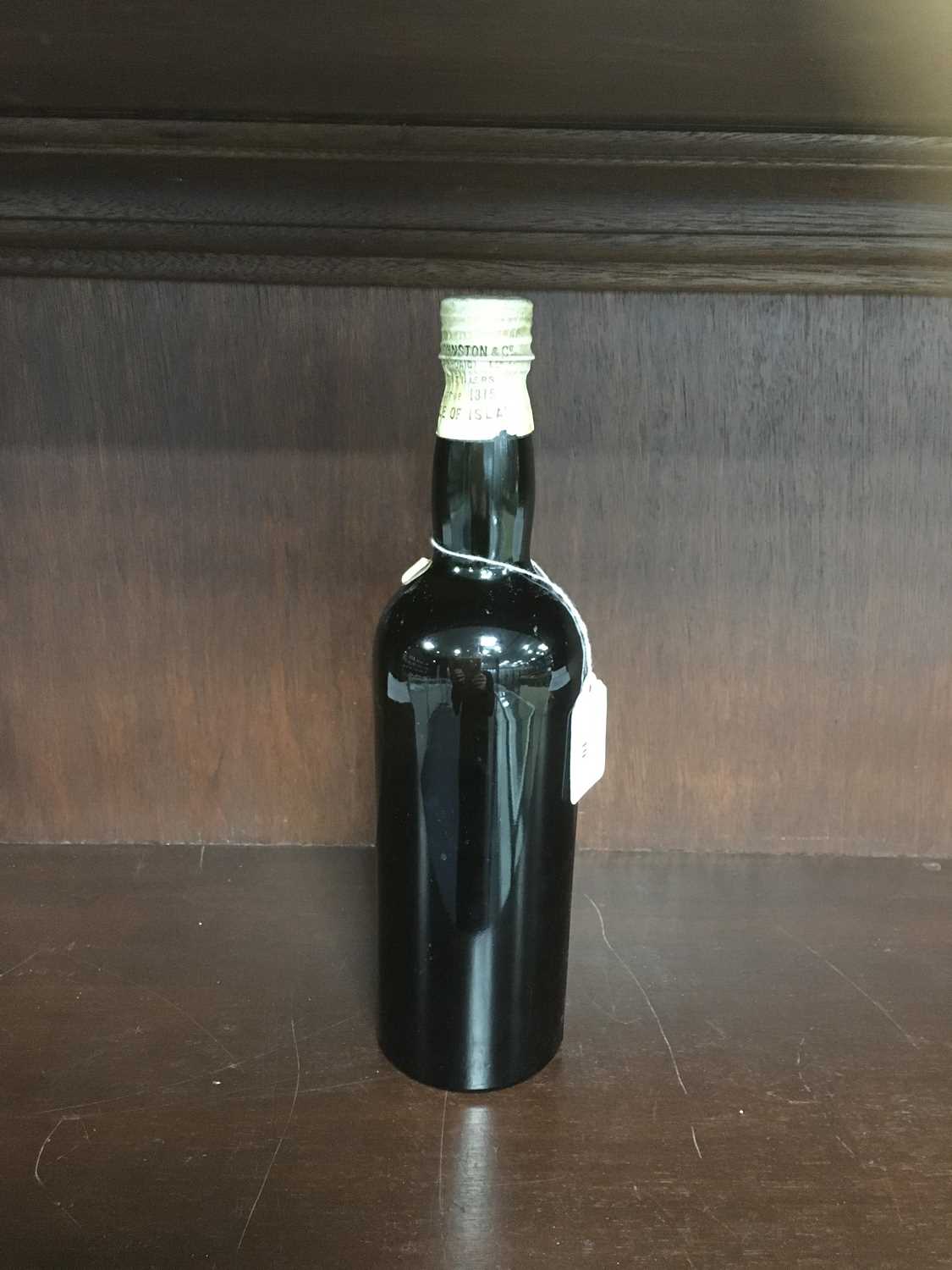 A RARE 1940S/50S BOTTLE OF ISLAY MIST AGED 8 YEARS OLD - Image 2 of 5