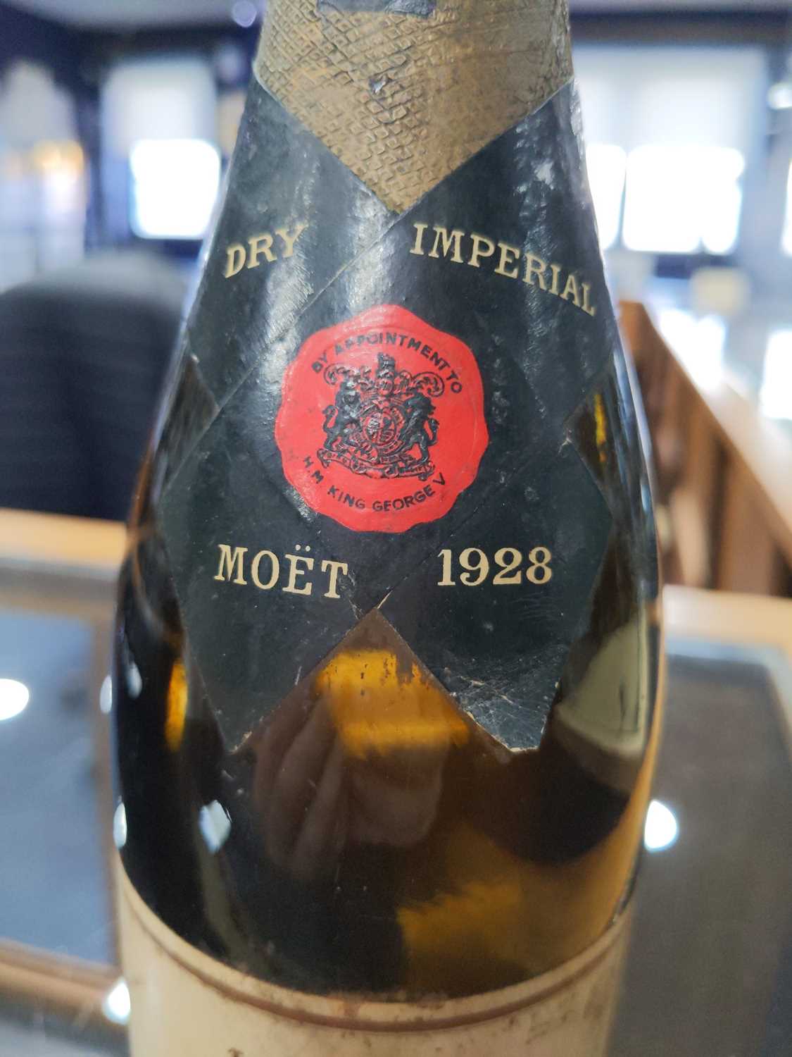 MOET & CHANDON 1828 DRY IMPERIAL - HALF BOTTLE - Image 3 of 10