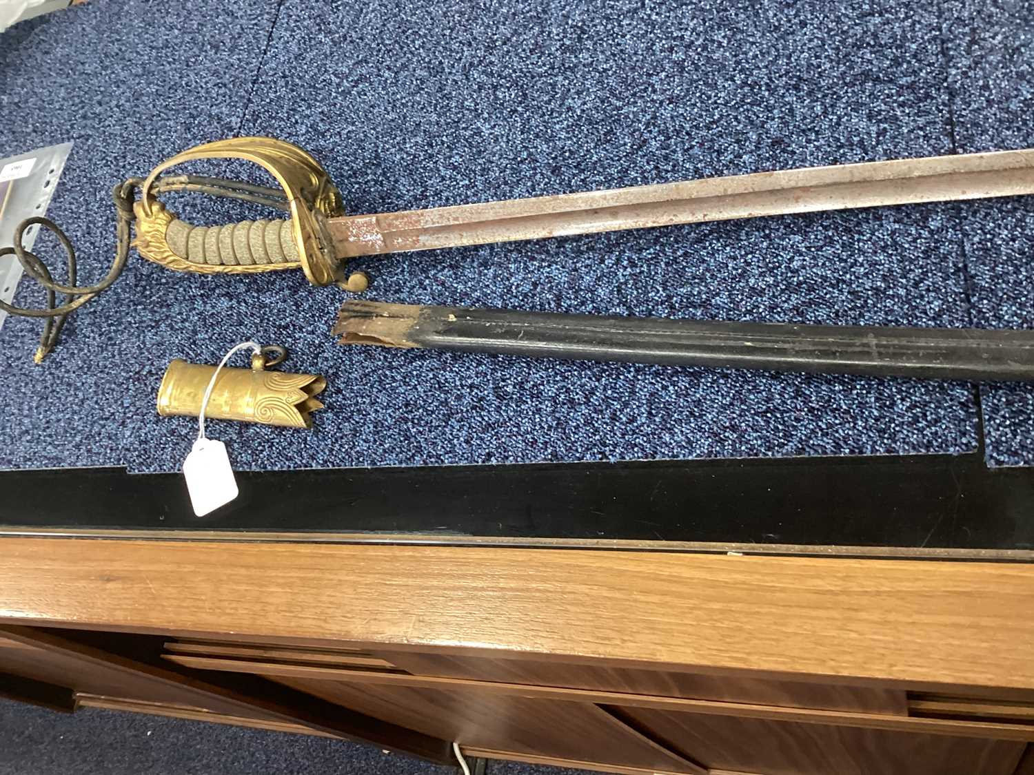 A VICTORIAN NAVAL OFFICER'S DRESS SWORD - Image 8 of 15