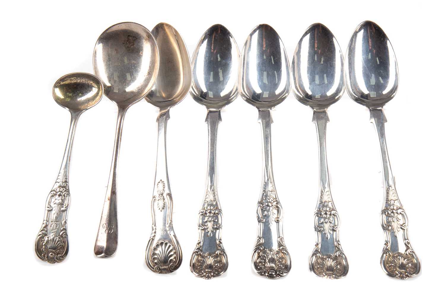 A PAIR OF VICTORIAN SILVER TABLE SPOONS, ALONG WITH FURTHER SILVER SPOONS